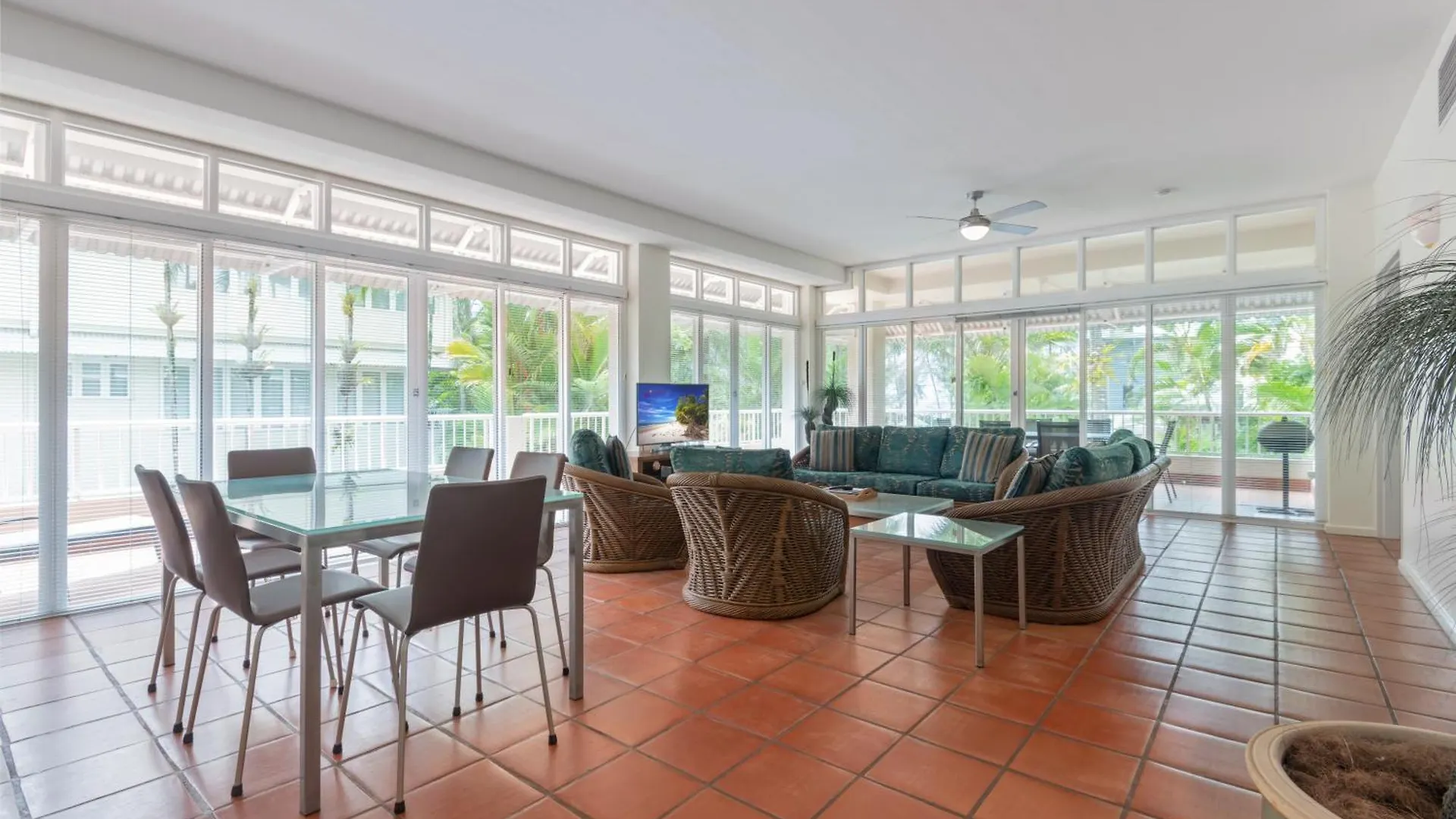 Balboa Apartments Port Douglas